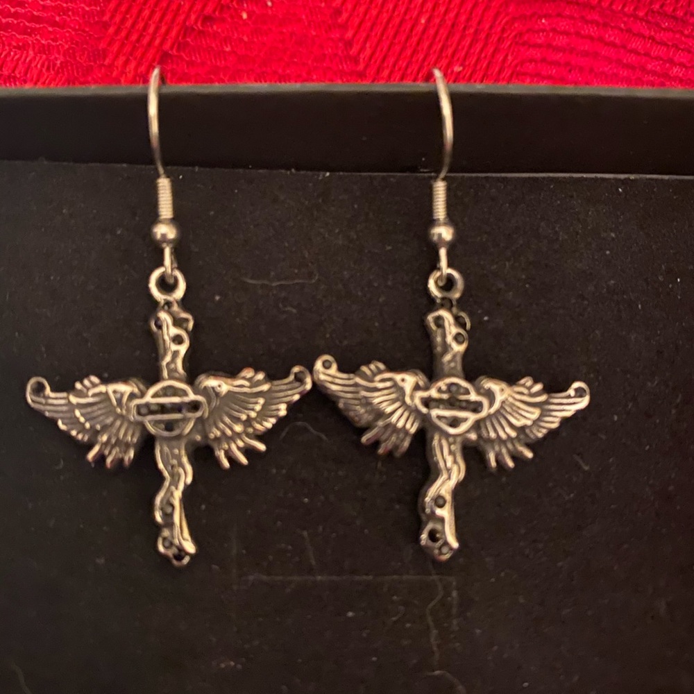 Limited! HD Black Stone Earrings - Picture 2 of 2